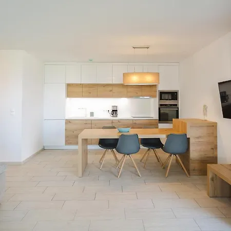 Admiral Luxury Iii By Bltn Apartman