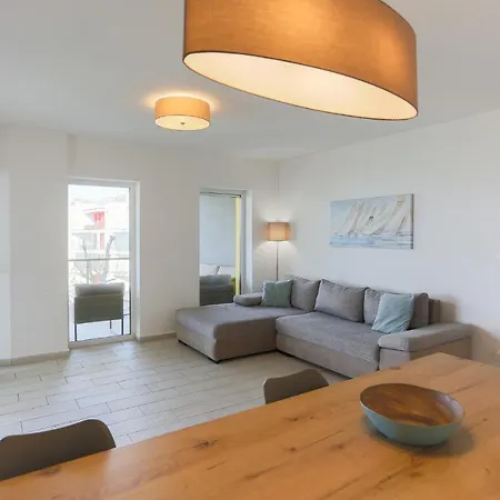 Admiral Luxury Iii By Bltn Apartman