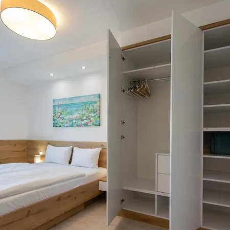 Admiral Luxury Iii By Bltn *