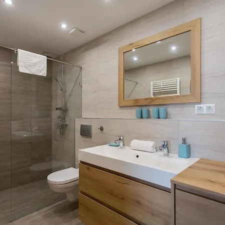 Admiral Luxury Iii By Bltn * Siófok