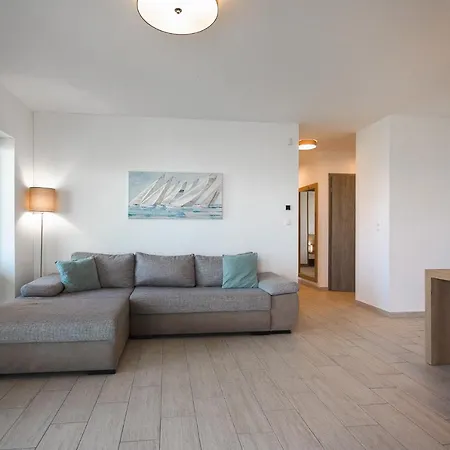 Admiral Luxury Iii By Bltn * Siófok