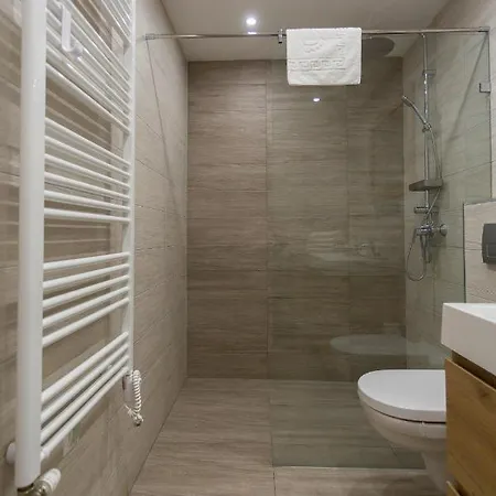 Admiral Luxury Iii By Bltn *